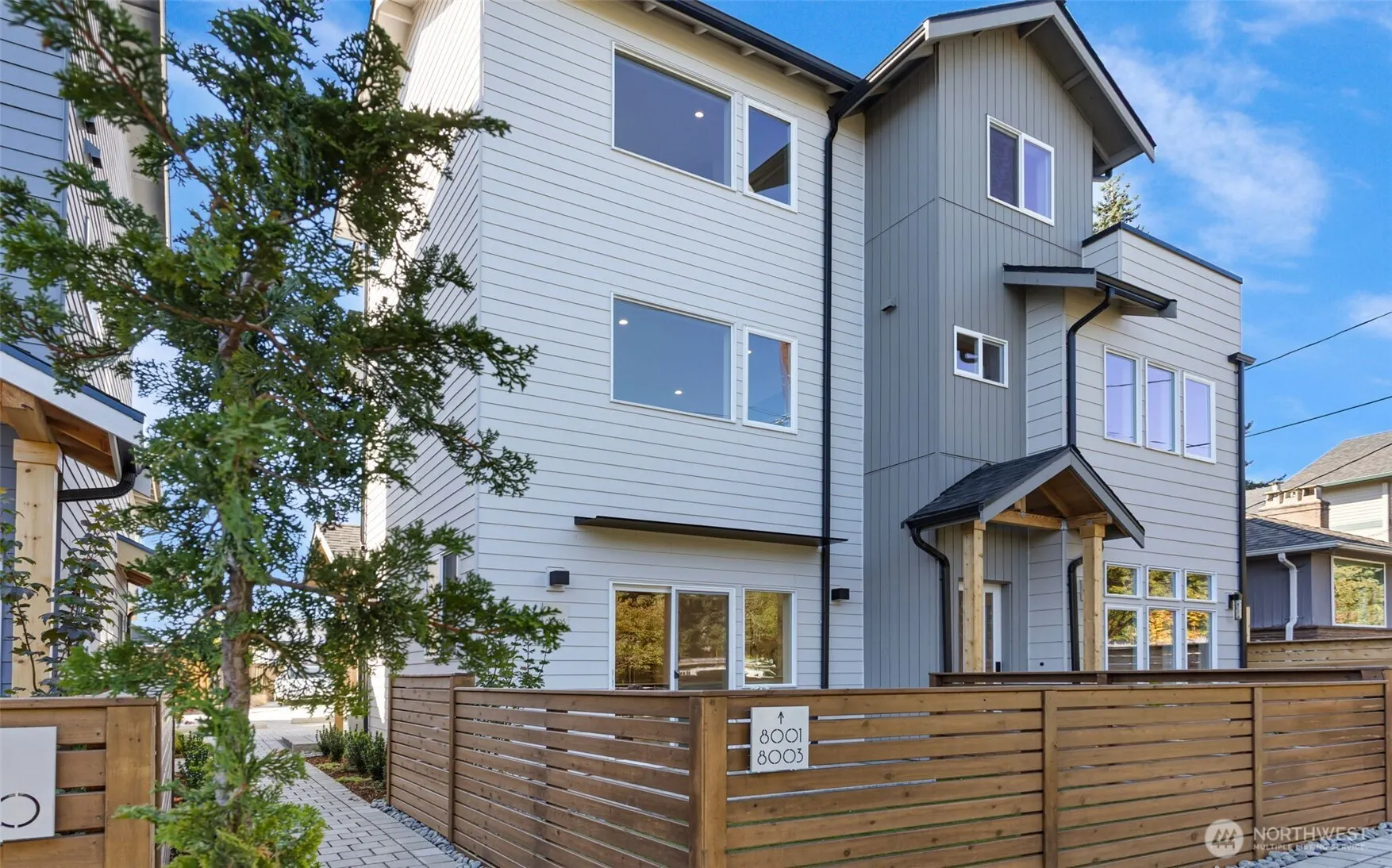 8005 25th Avenue NW, Seattle, WA 98117