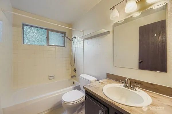 114 212th Street SE, Bothell, WA 98021-7547