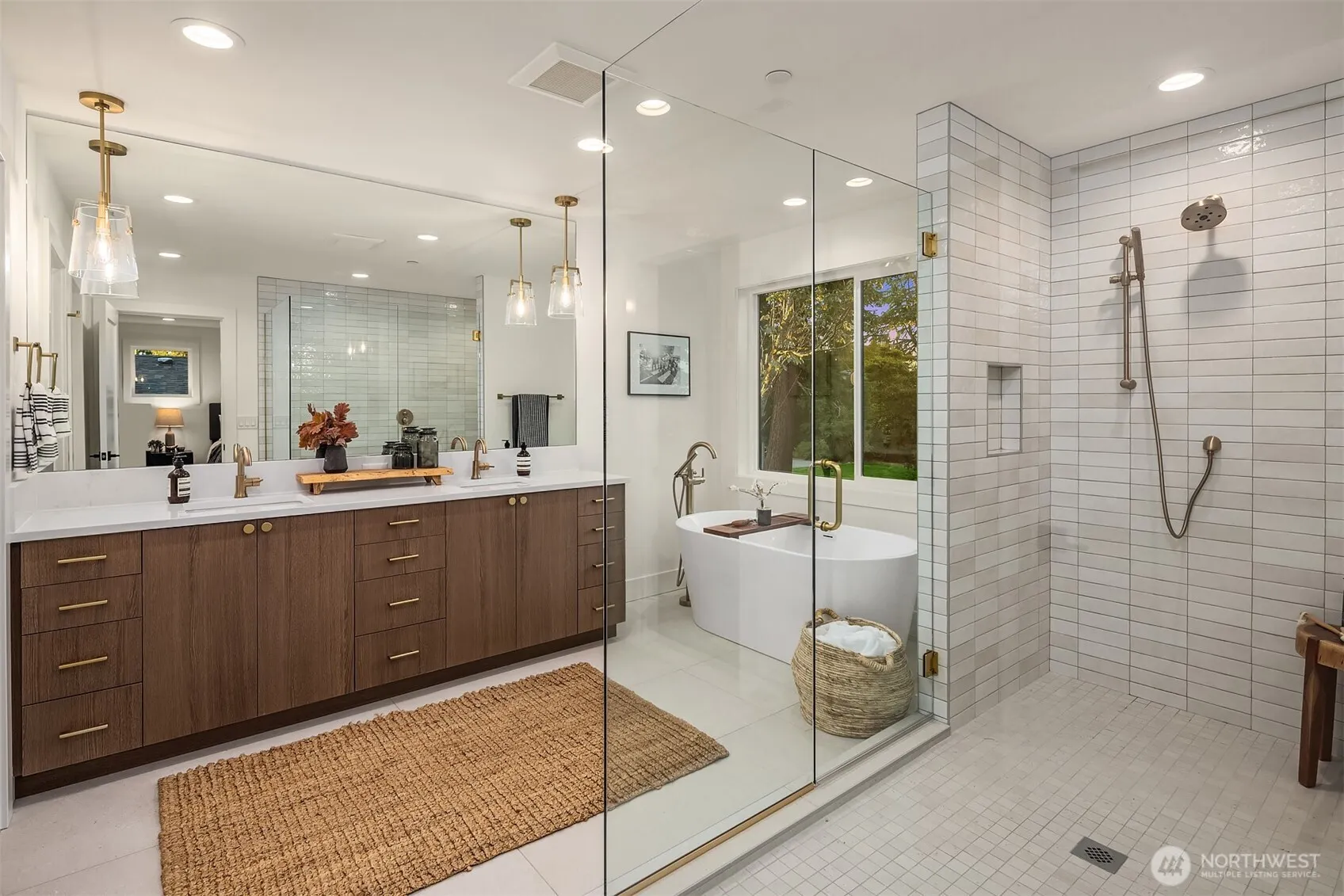 13662 NE 101st Street , Kirkland, WA 98033