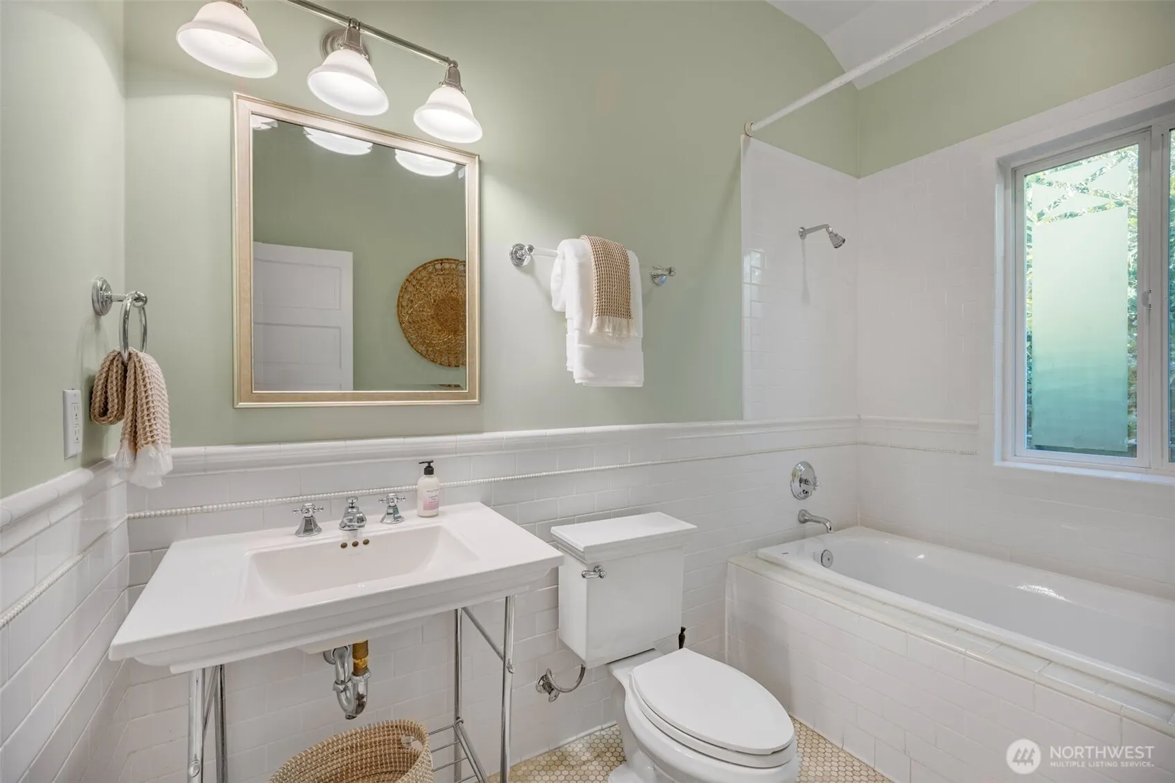 1508 Galer Place N, Seattle, WA 98109