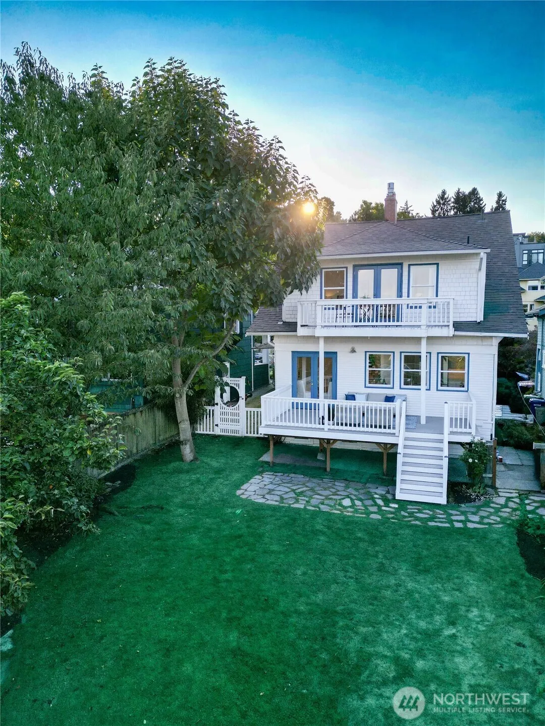 1242 16th Avenue E, Seattle, WA 98112