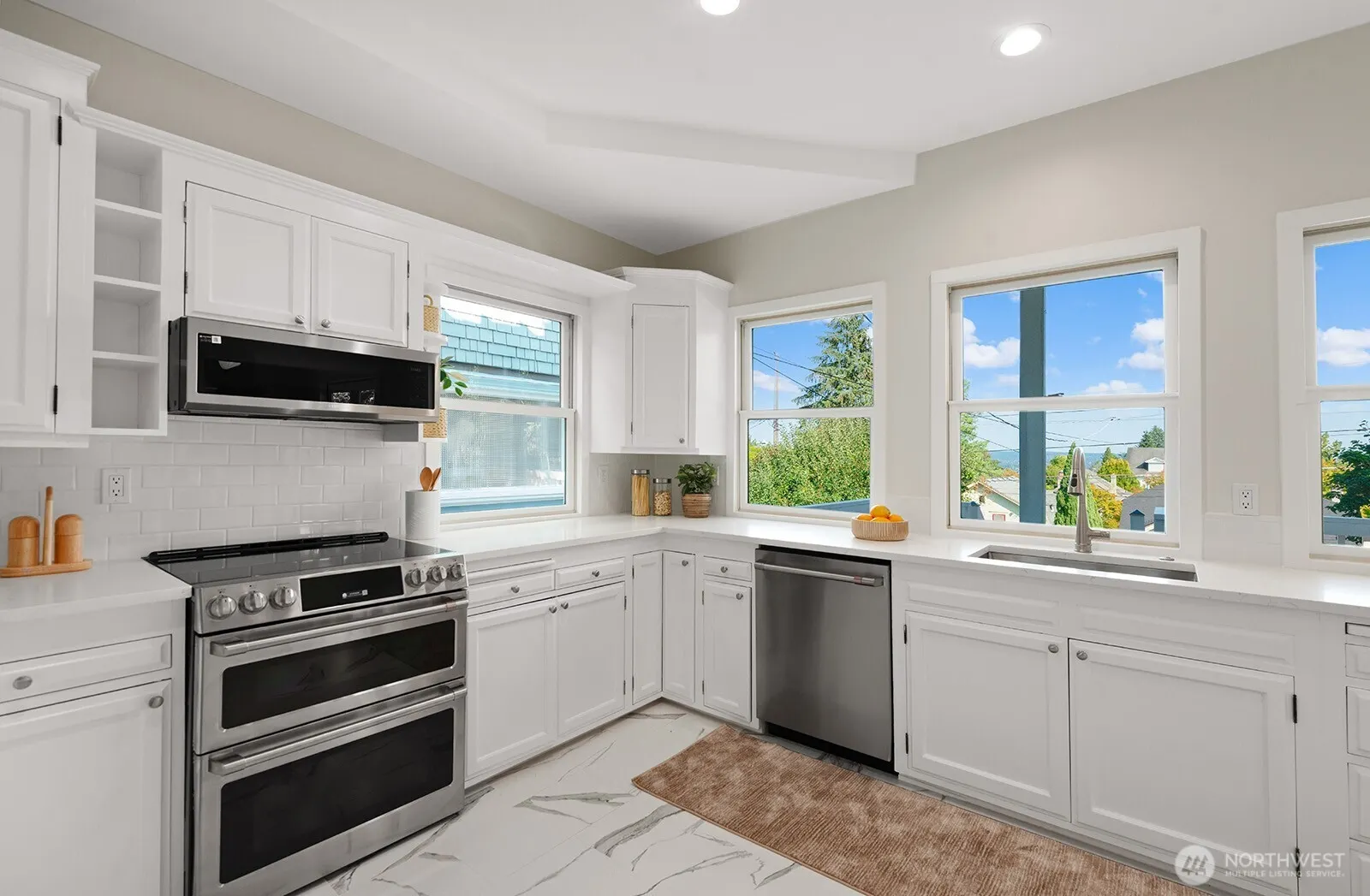 1242 16th Avenue E, Seattle, WA 98112