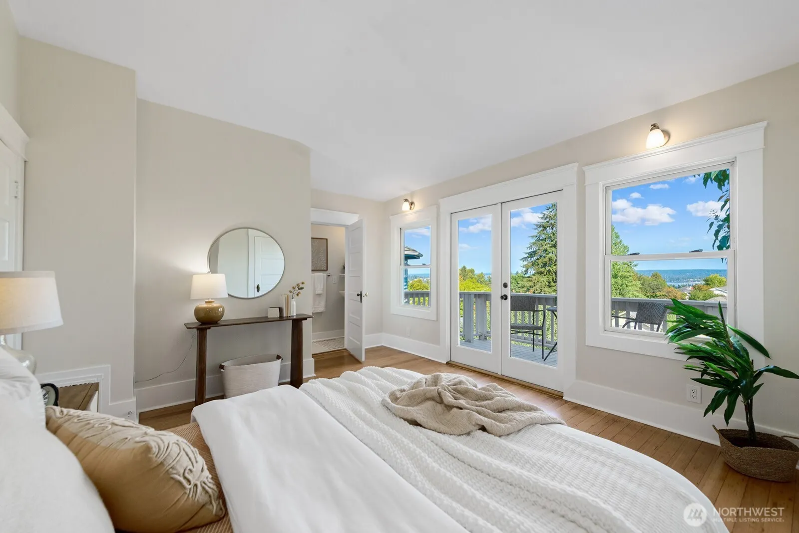 1242 16th Avenue E, Seattle, WA 98112