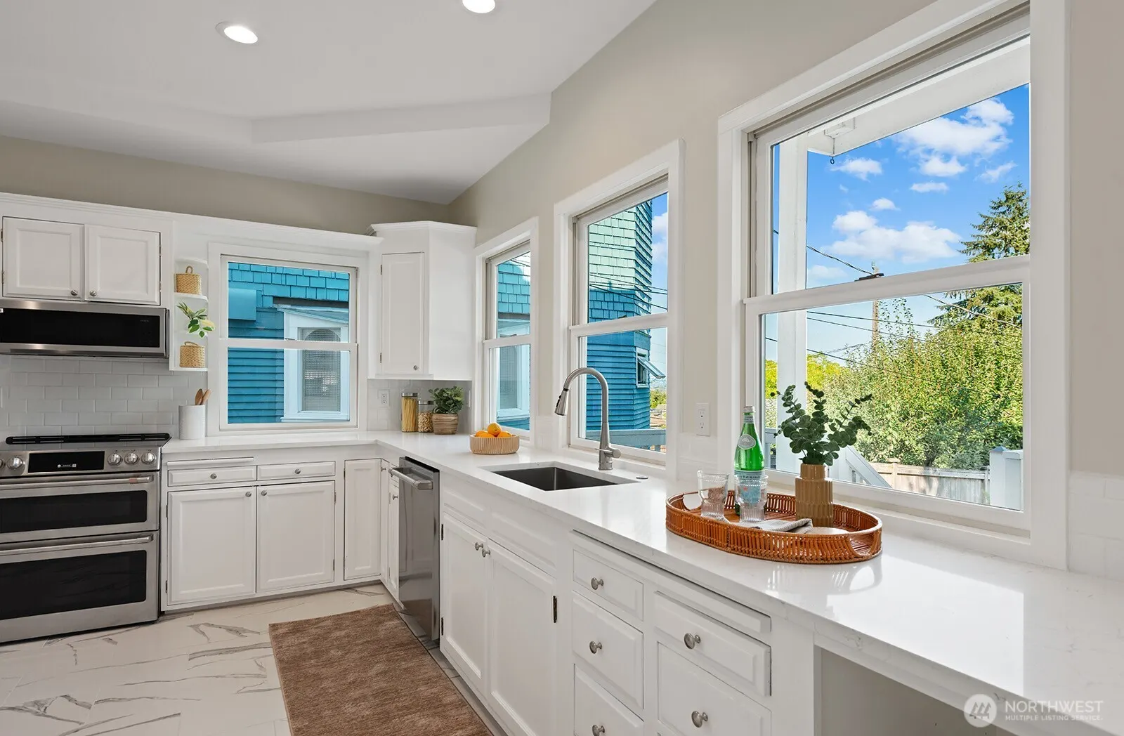 1242 16th Avenue E, Seattle, WA 98112