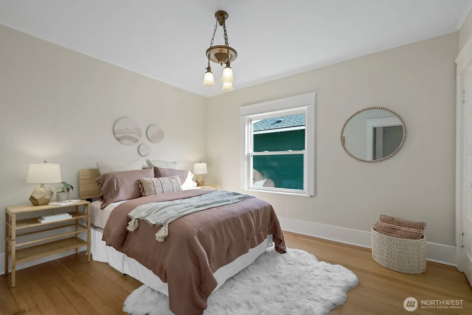 1242 16th Avenue E, Seattle, WA 98112