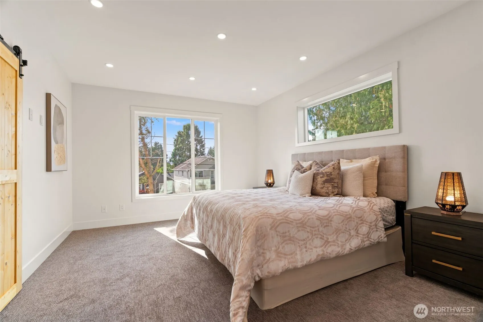 742 N 104th Street , Seattle, WA 98133