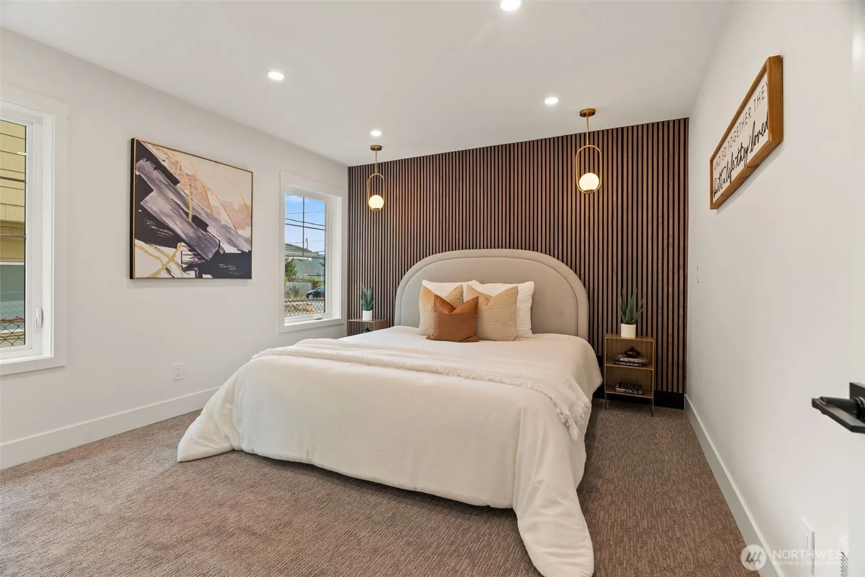 742 N 104th Street , Seattle, WA 98133