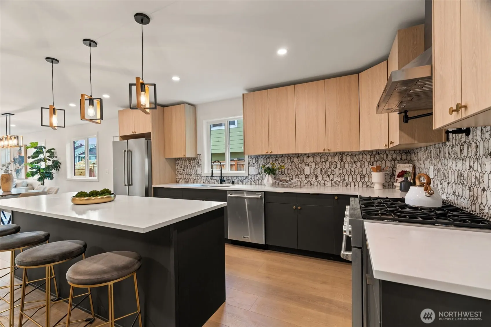 742 N 104th Street , Seattle, WA 98133