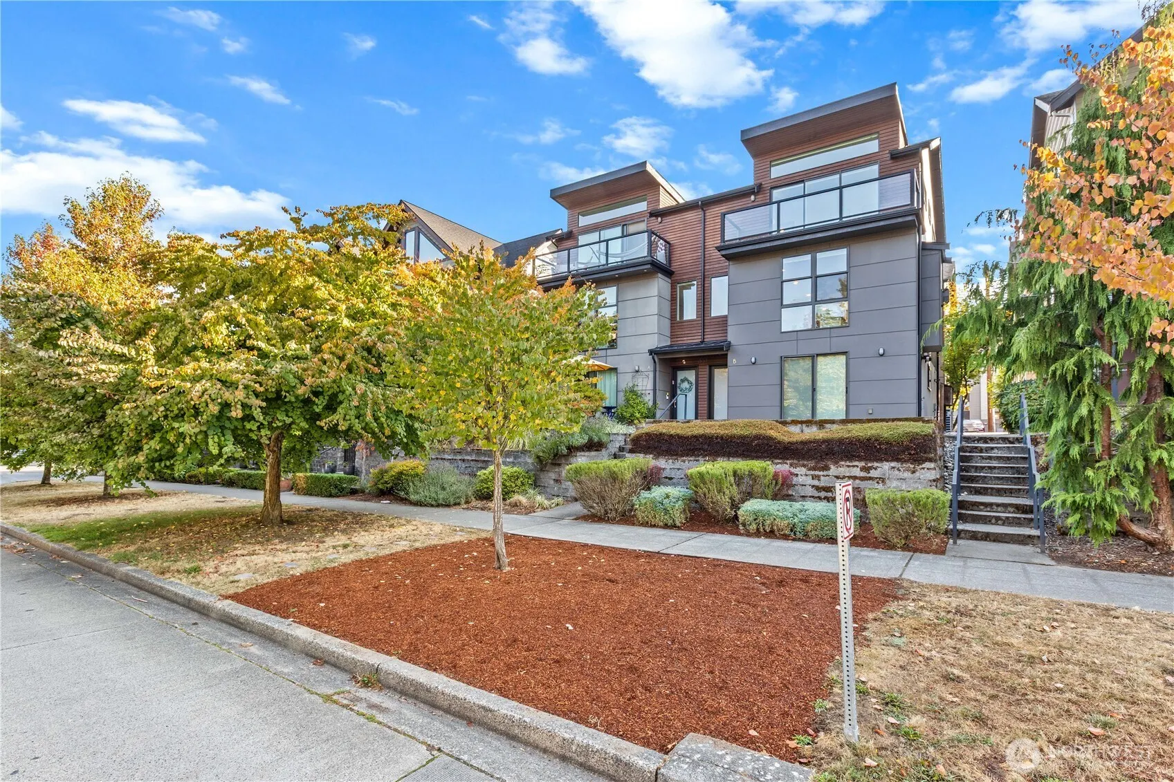 1506 44th Avenue SW #B, Seattle, WA 98116