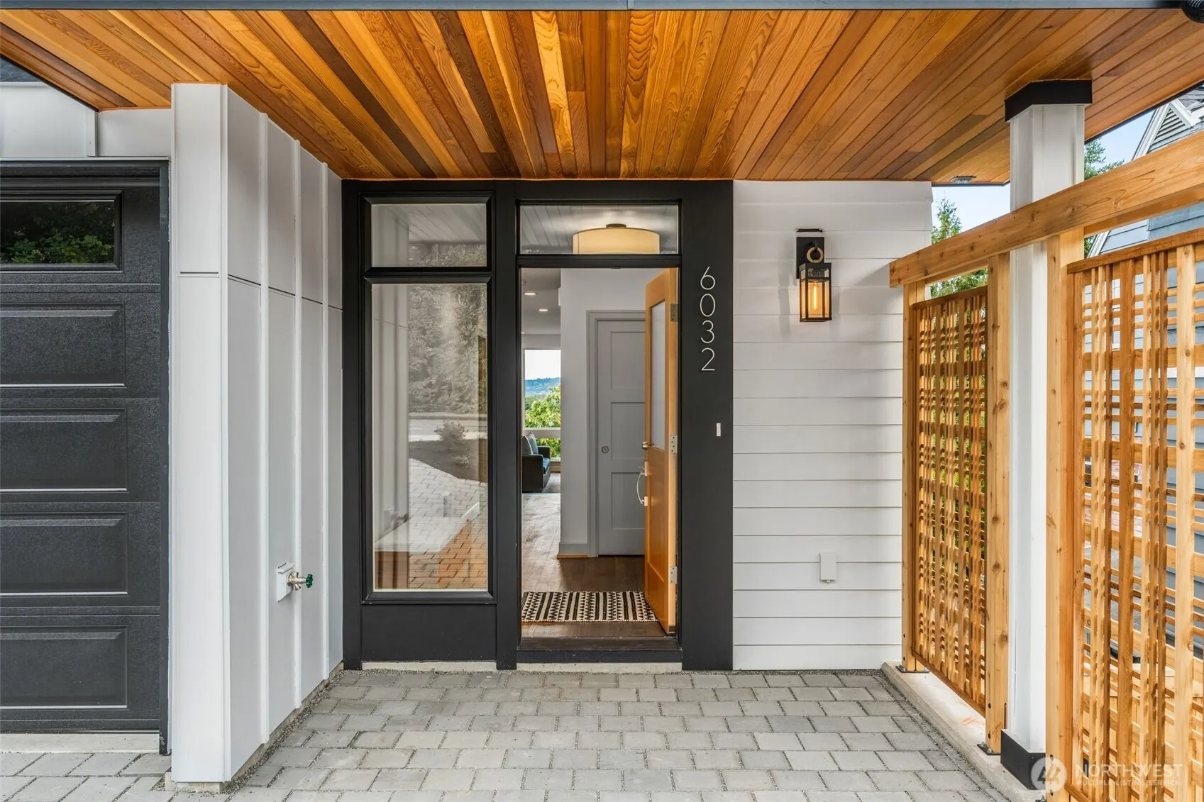 6032 50th Avenue NE, Seattle, WA 98115