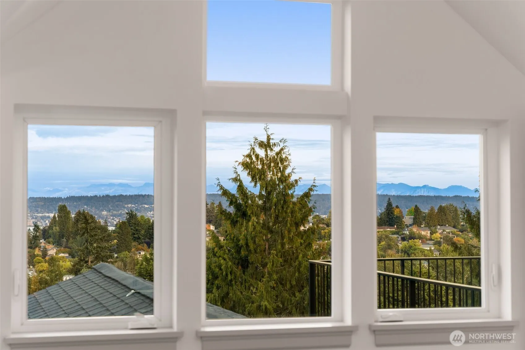 6032 50th Avenue NE, Seattle, WA 98115
