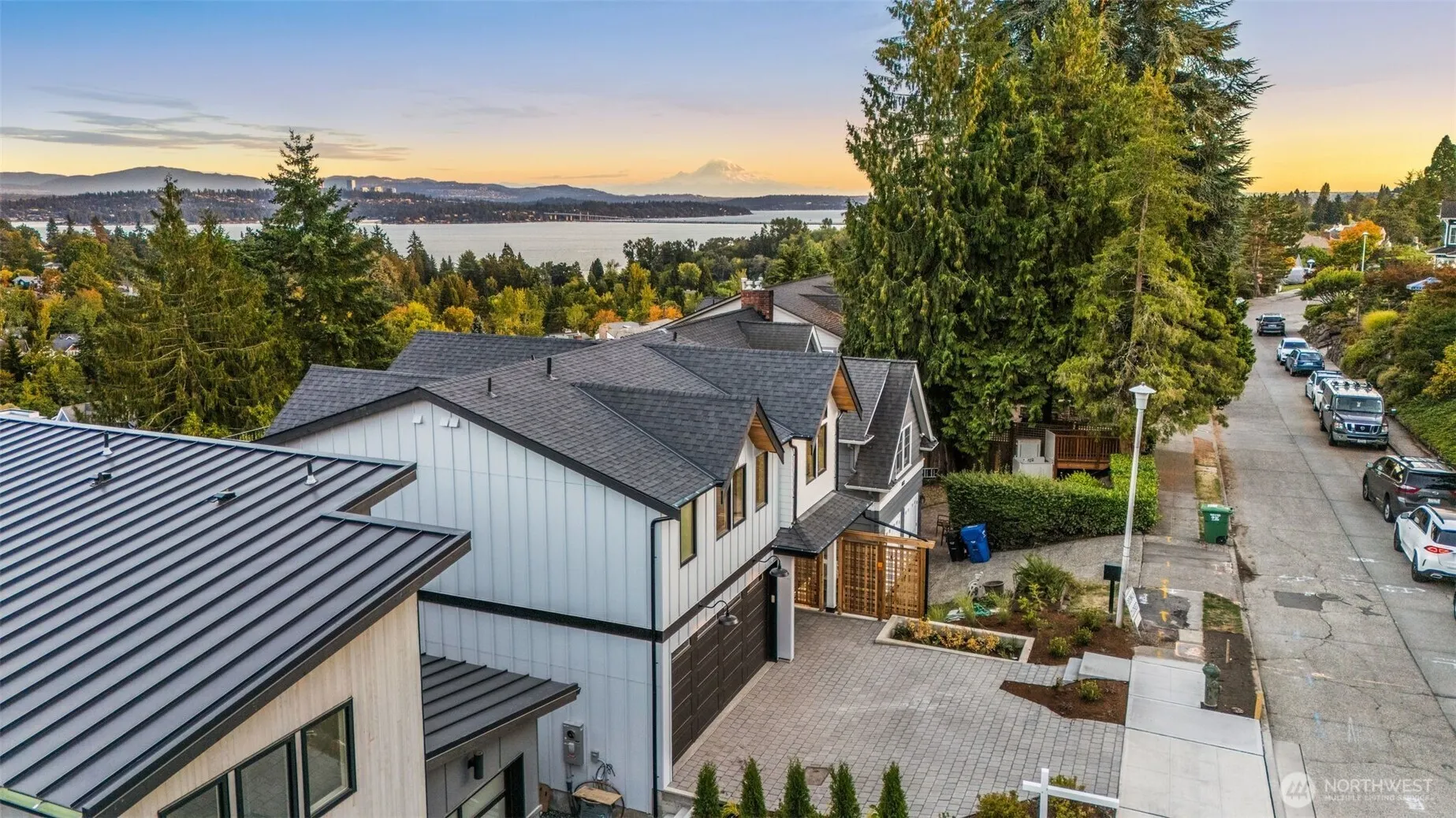 6032 50th Avenue NE, Seattle, WA 98115