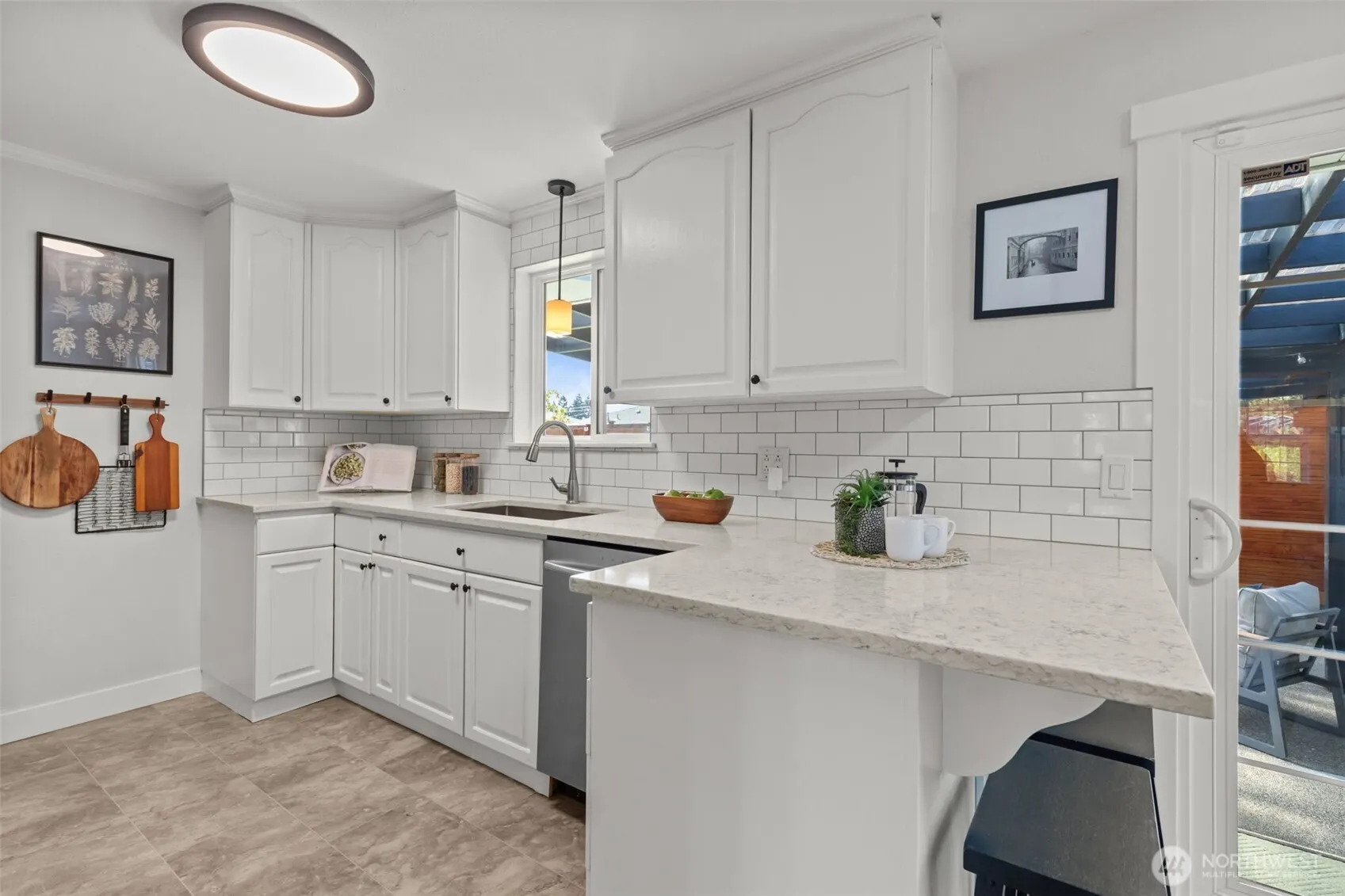 915 Monroe Avenue NE, Renton, WA 98056