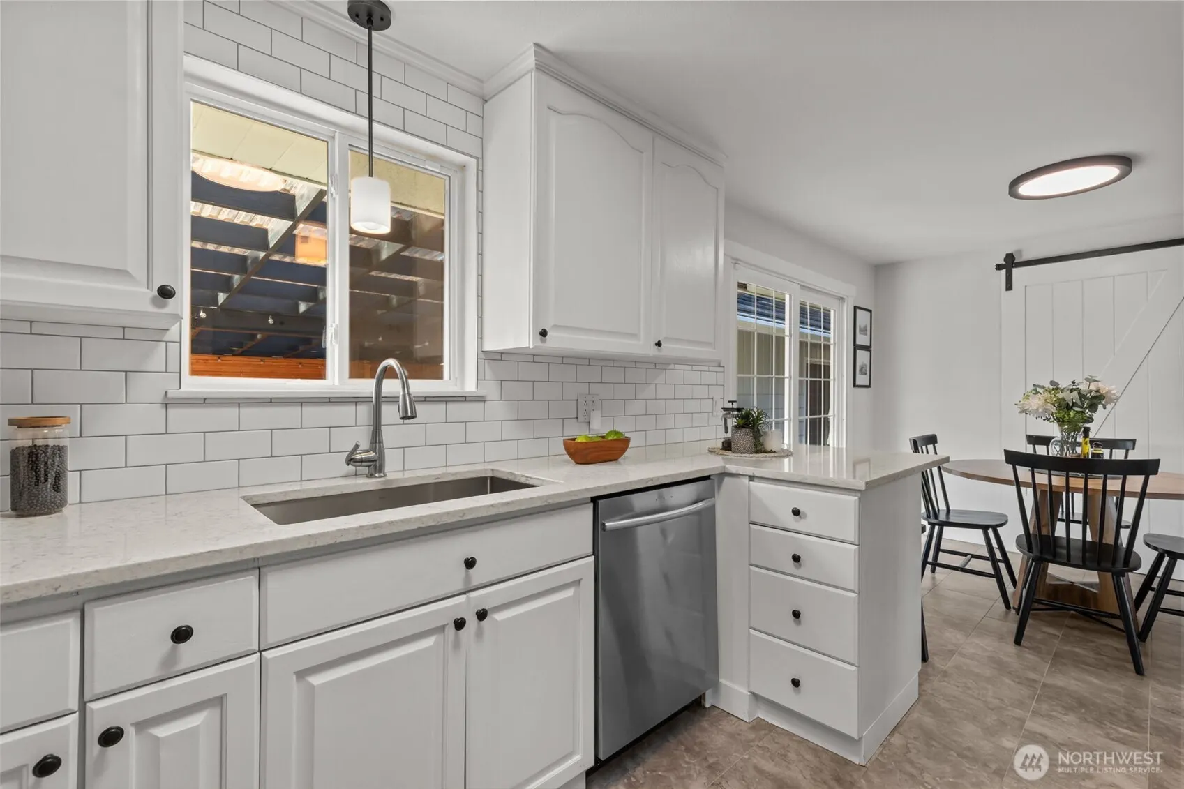 915 Monroe Avenue NE, Renton, WA 98056