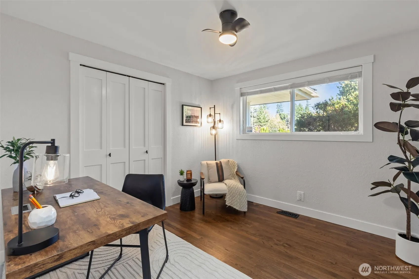 915 Monroe Avenue NE, Renton, WA 98056