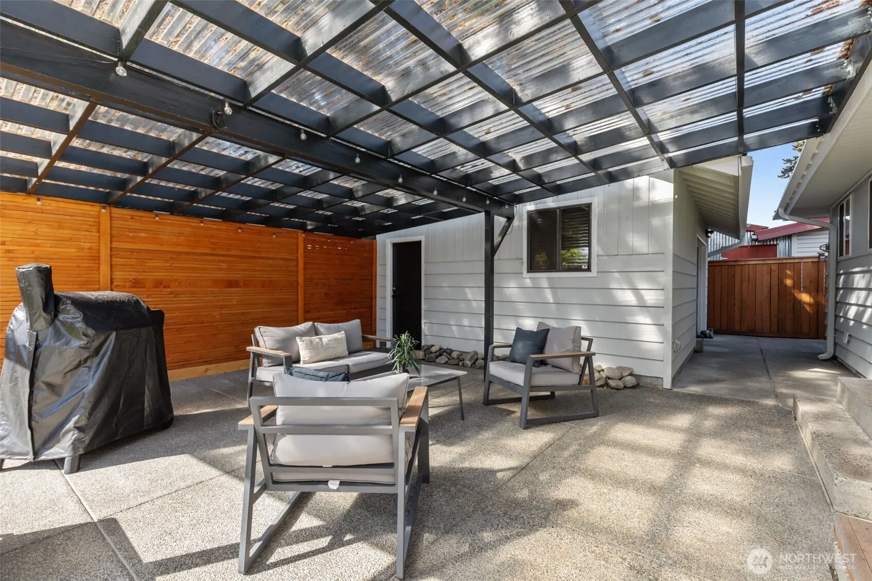 915 Monroe Avenue NE, Renton, WA 98056