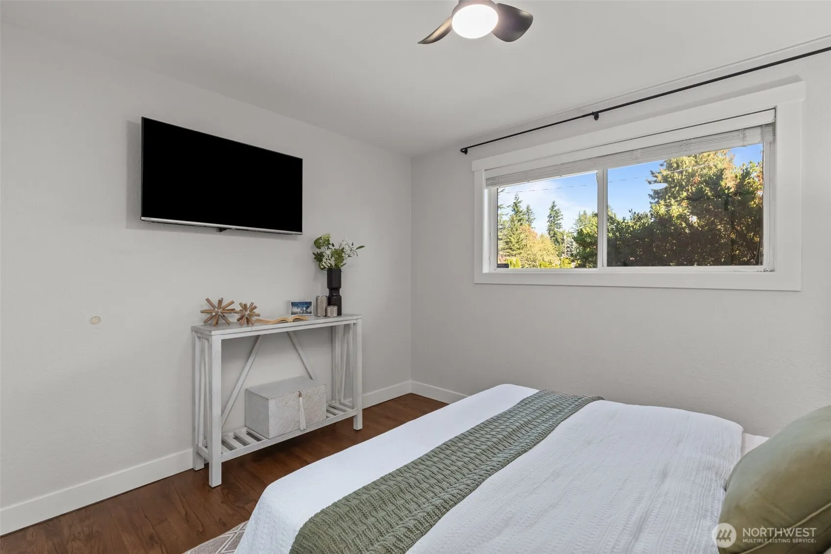 915 Monroe Avenue NE, Renton, WA 98056