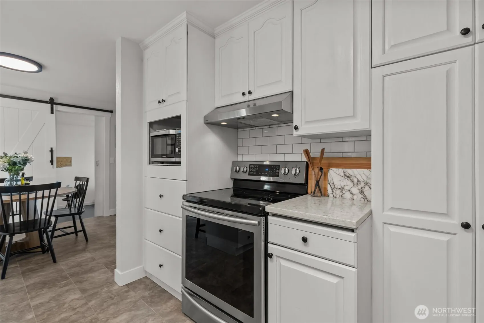 915 Monroe Avenue NE, Renton, WA 98056