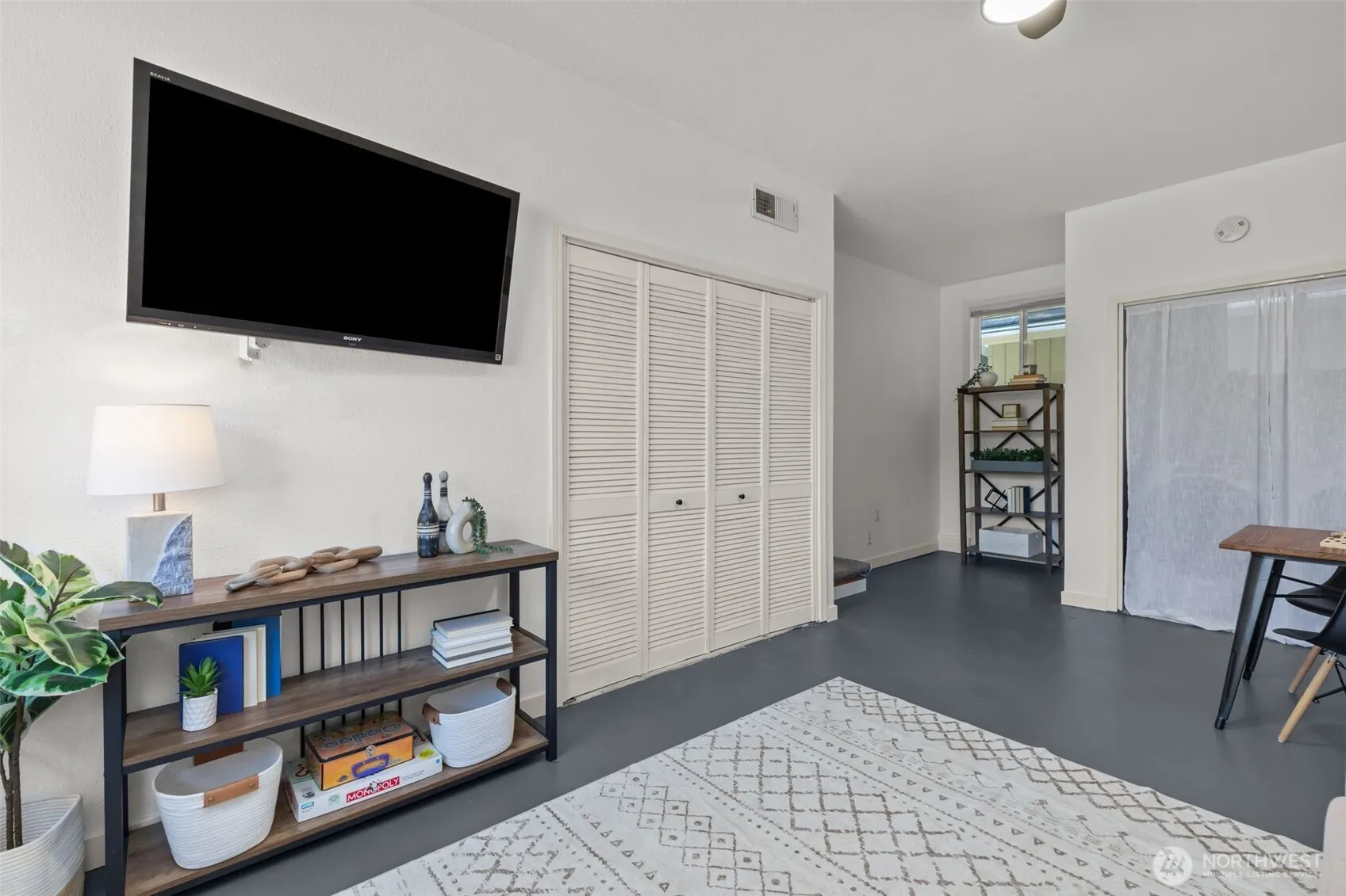915 Monroe Avenue NE, Renton, WA 98056