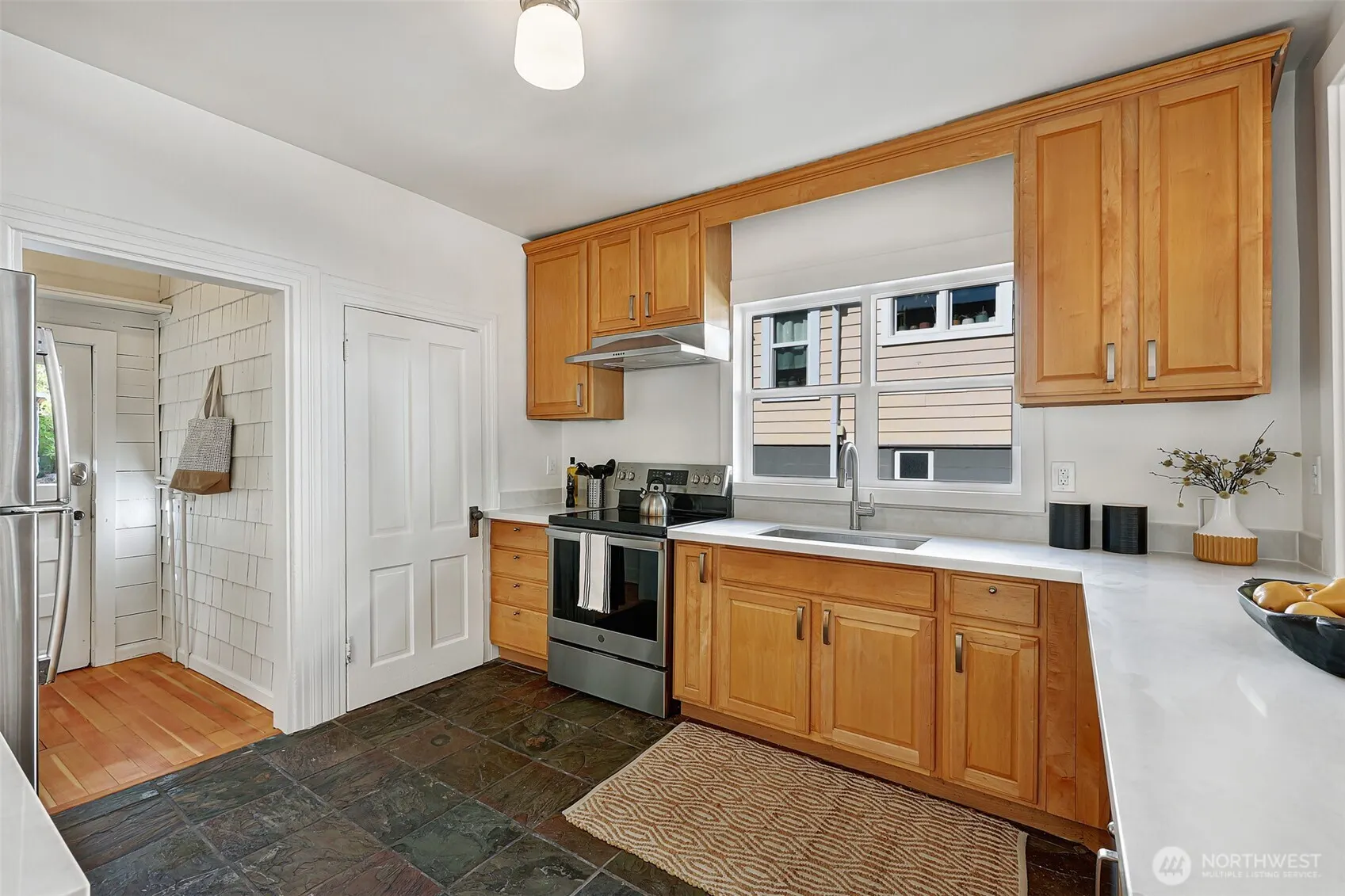 6743 21st Avenue NW, Seattle, WA 98117