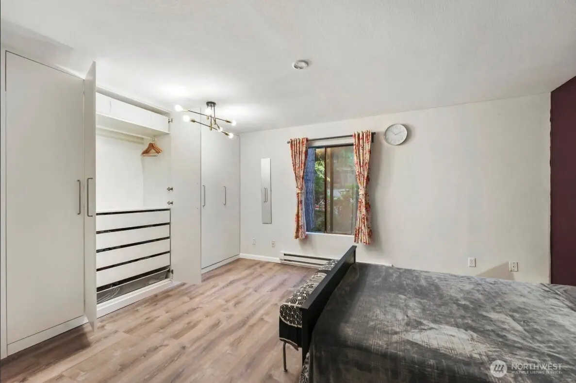 10424 NE 32nd Place #C204, Bellevue, WA 98004
