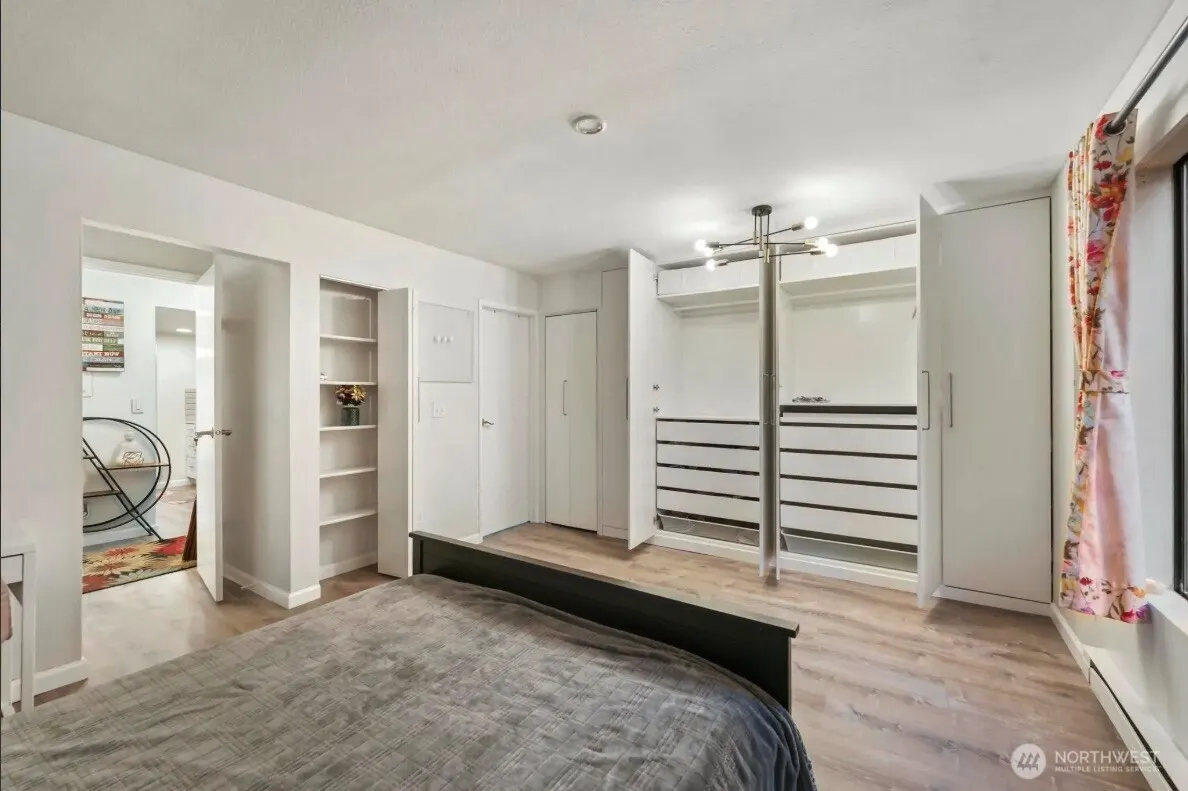 10424 NE 32nd Place #C204, Bellevue, WA 98004