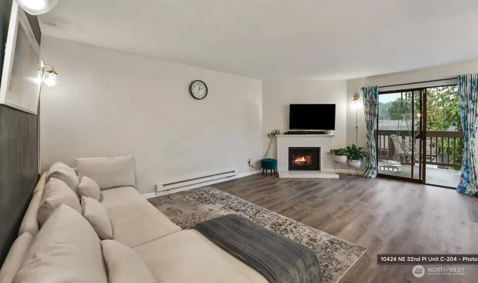 10424 NE 32nd Place #C204, Bellevue, WA 98004