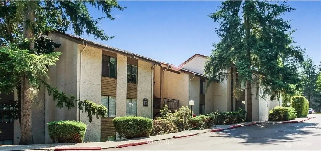 10424 NE 32nd Place #C204, Bellevue, WA 98004