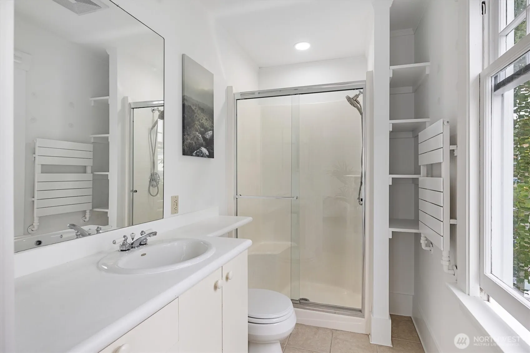 2202 5th Avenue N, Seattle, WA 98109