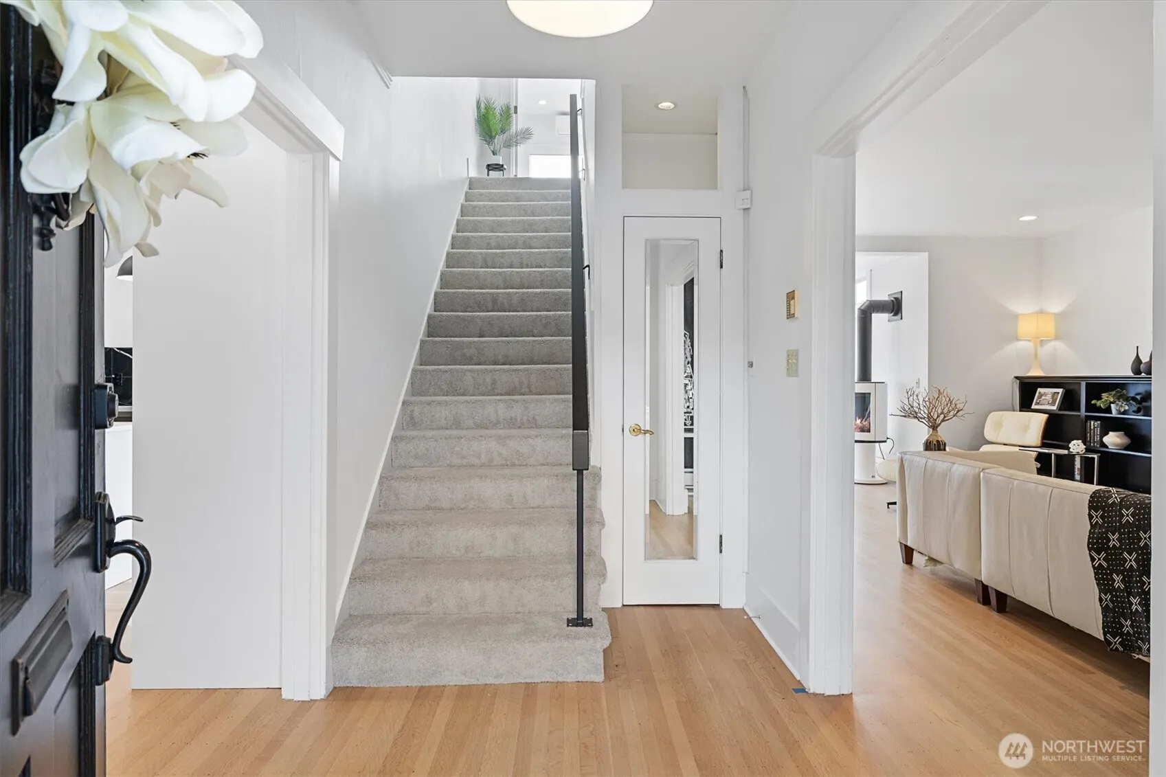 2202 5th Avenue N, Seattle, WA 98109