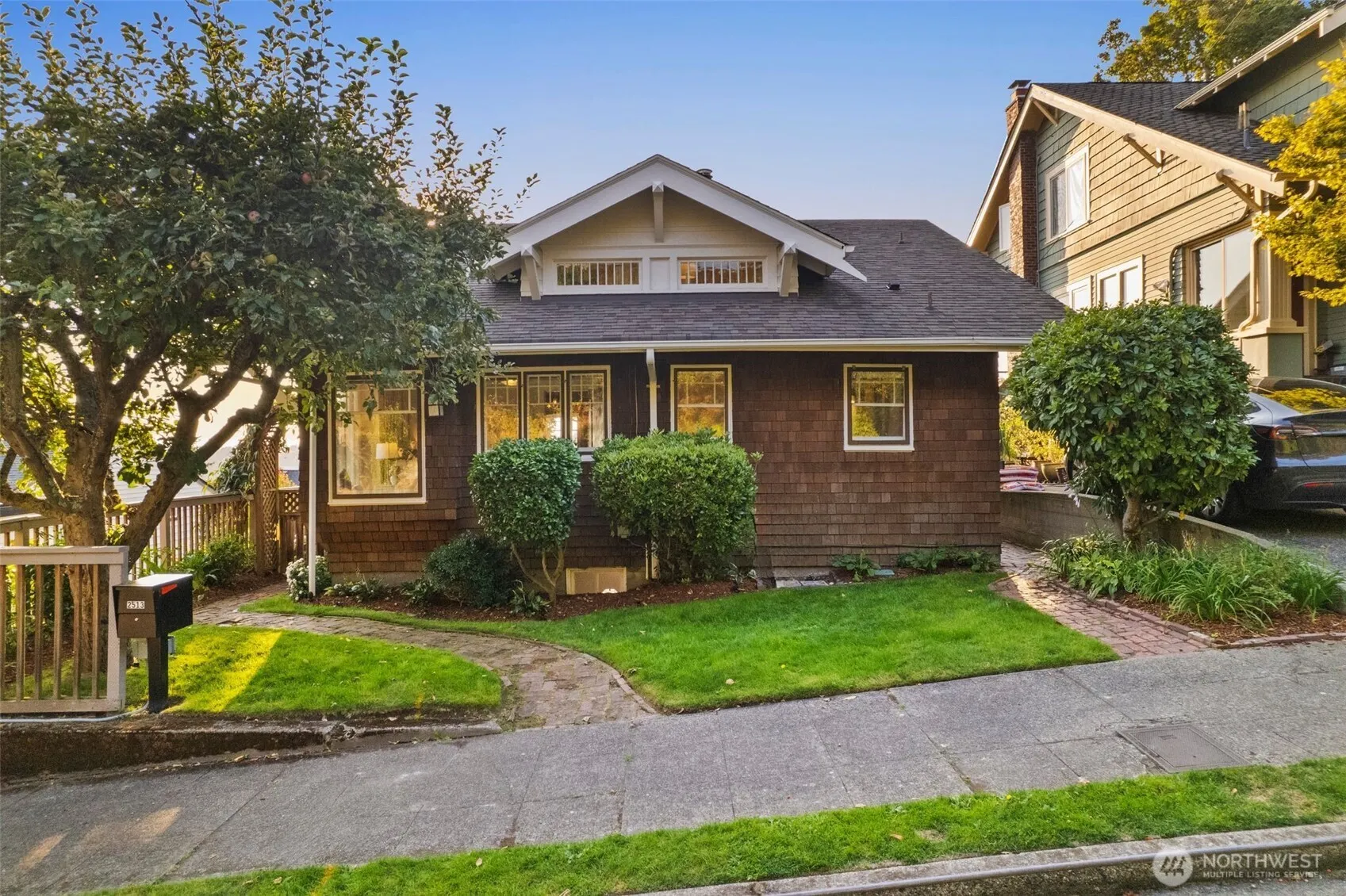 2513 11th Avenue W, Seattle, WA 98119