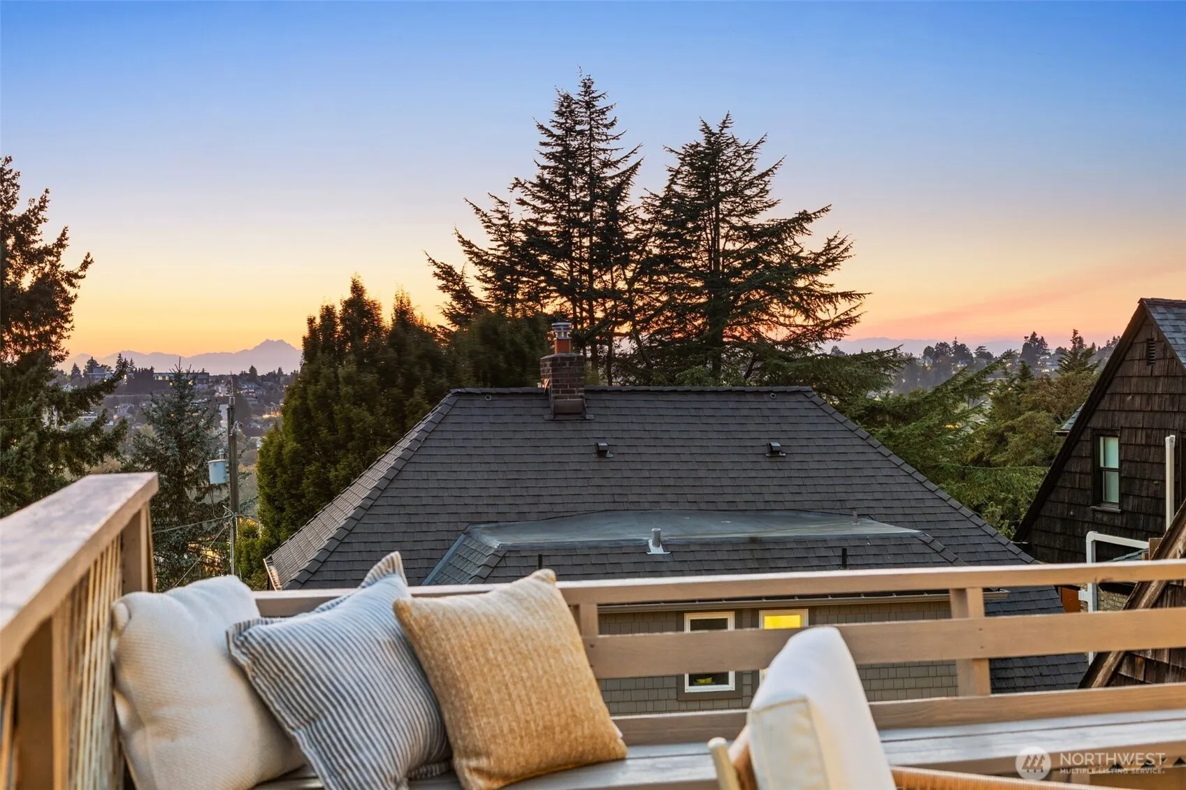 2513 11th Avenue W, Seattle, WA 98119