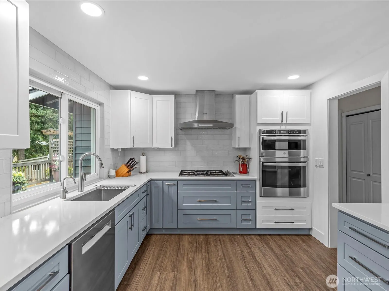 6202 120th Avenue NE, Kirkland, WA 98033-8415