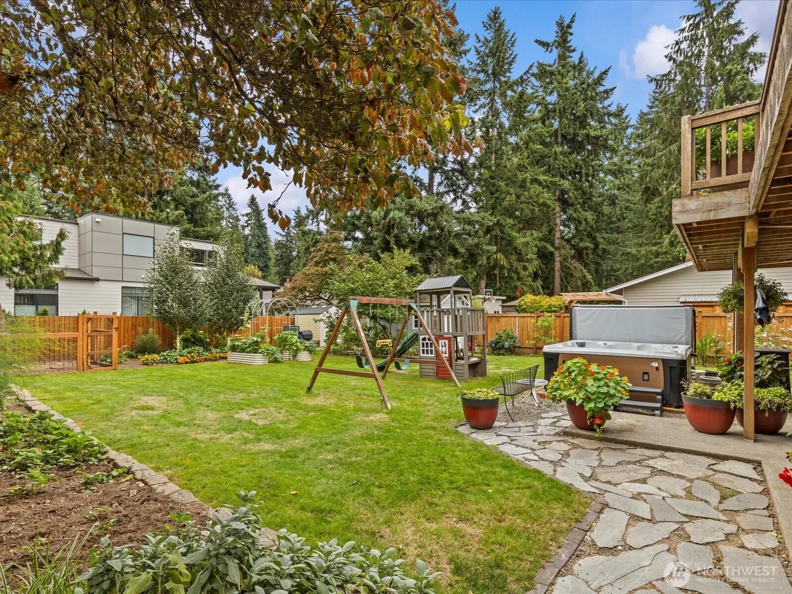6202 120th Avenue NE, Kirkland, WA 98033-8415