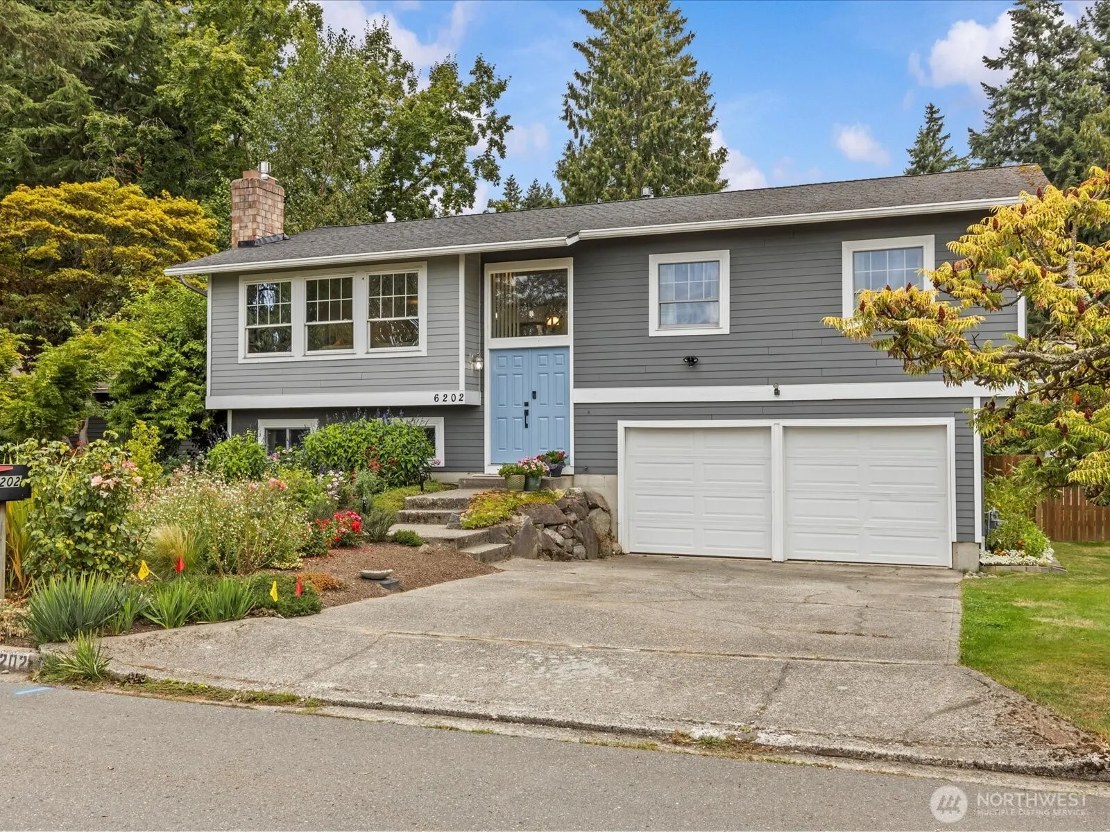 6202 120th Avenue NE, Kirkland, WA 98033-8415
