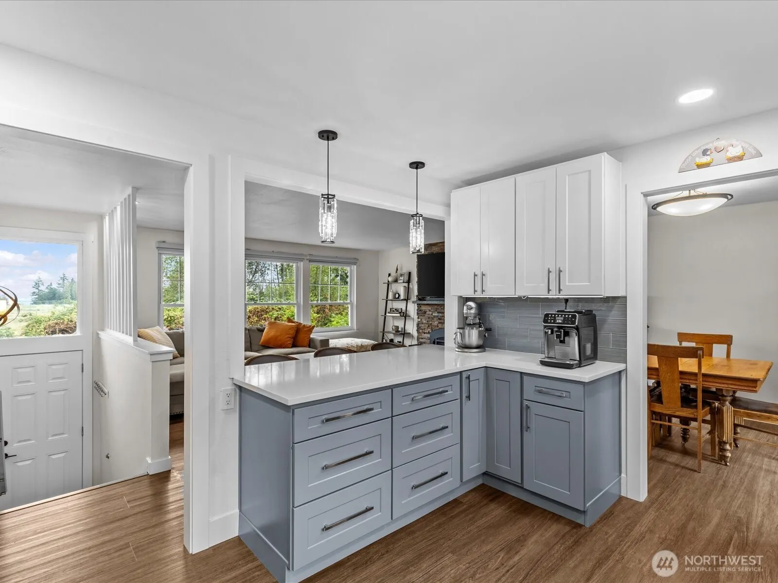6202 120th Avenue NE, Kirkland, WA 98033-8415