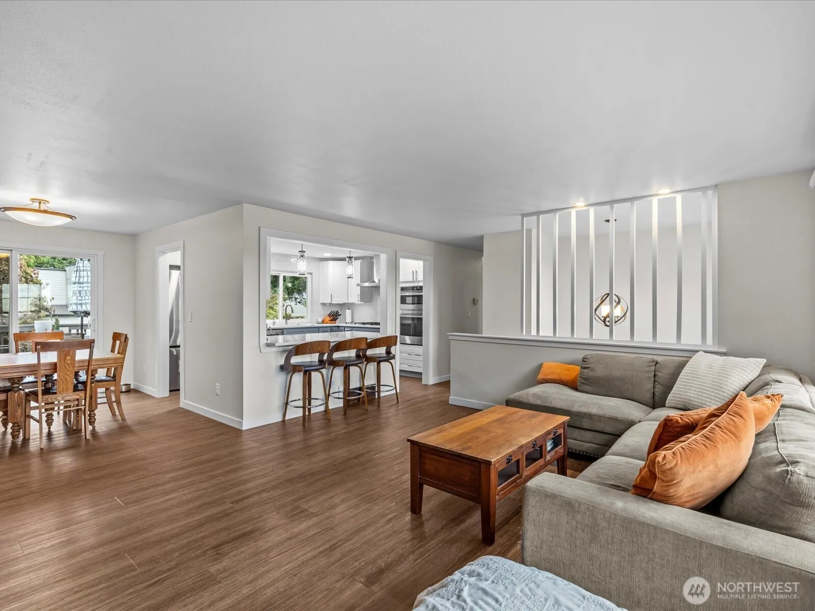 6202 120th Avenue NE, Kirkland, WA 98033-8415