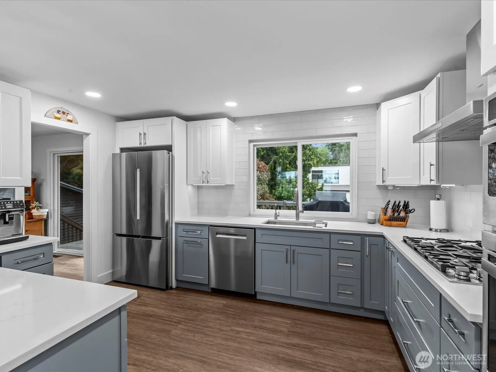 6202 120th Avenue NE, Kirkland, WA 98033-8415