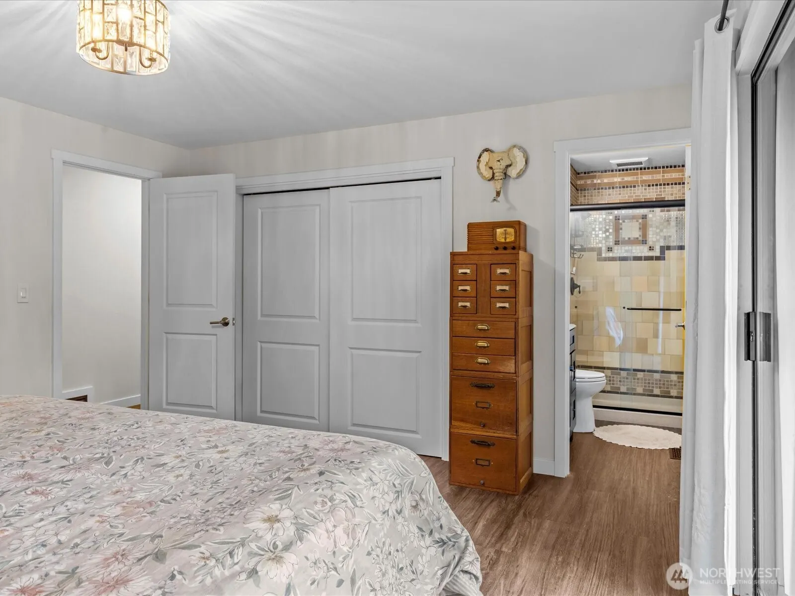 6202 120th Avenue NE, Kirkland, WA 98033-8415