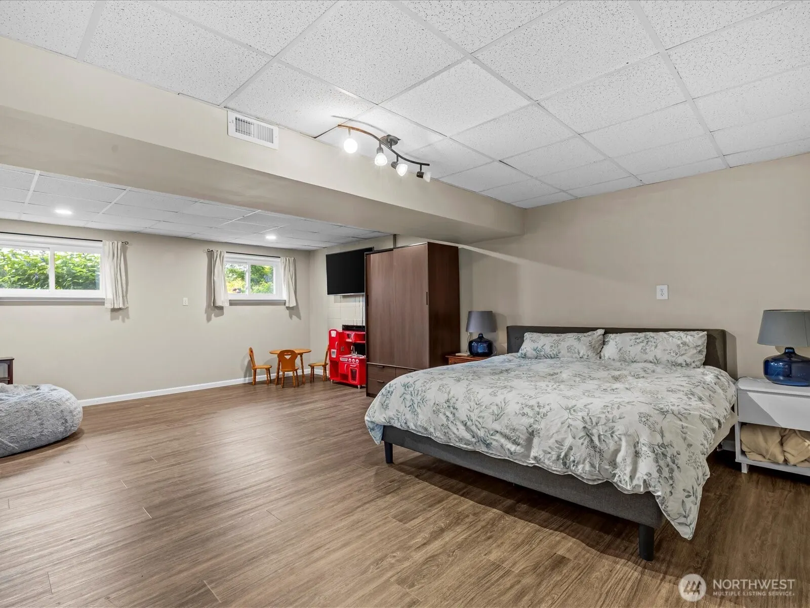 6202 120th Avenue NE, Kirkland, WA 98033-8415