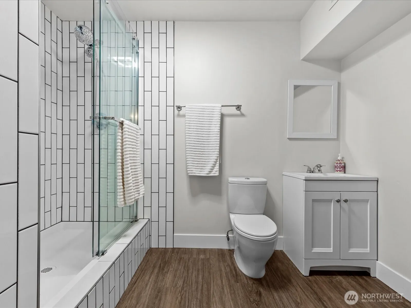 6202 120th Avenue NE, Kirkland, WA 98033-8415