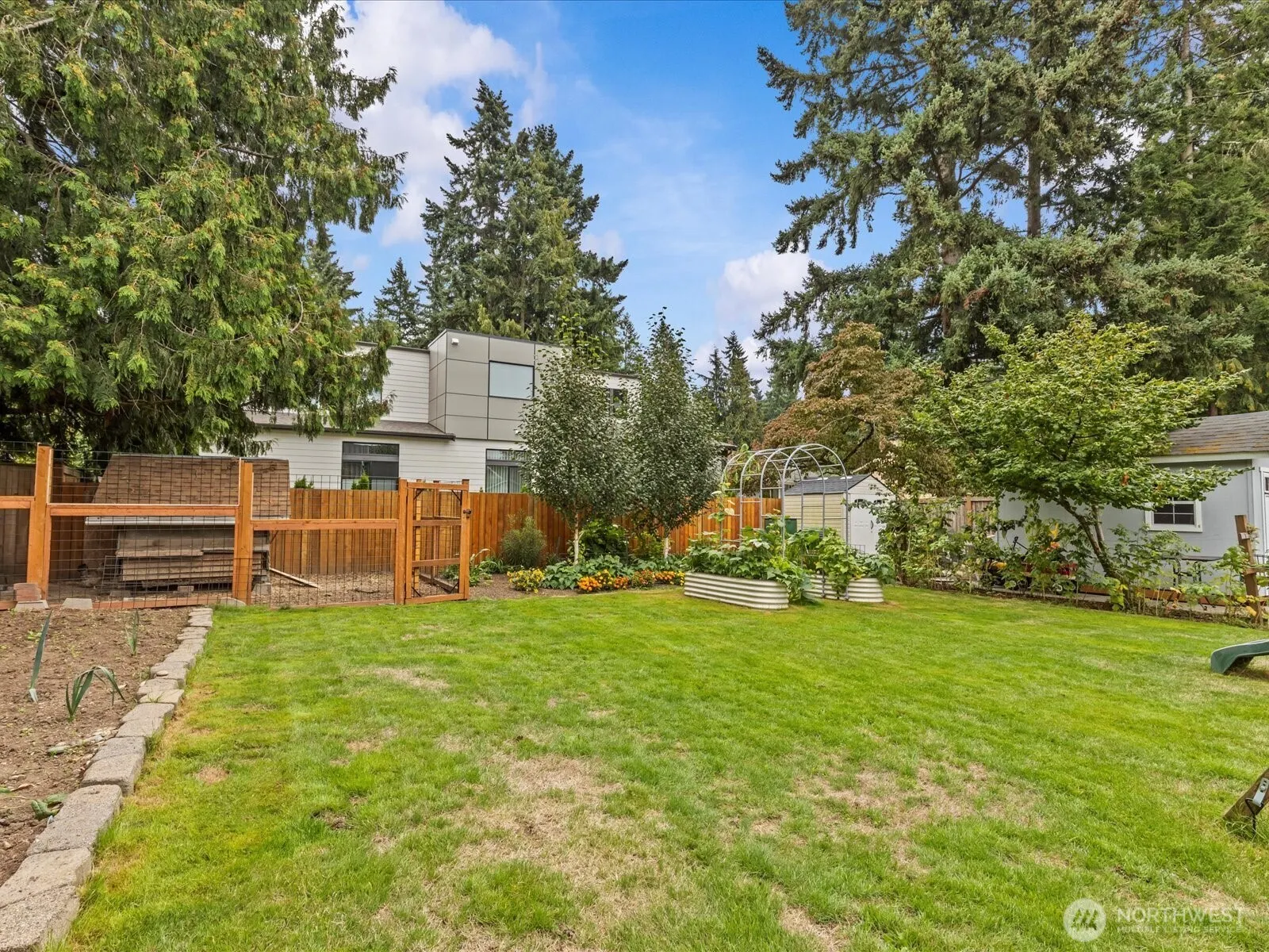 6202 120th Avenue NE, Kirkland, WA 98033-8415