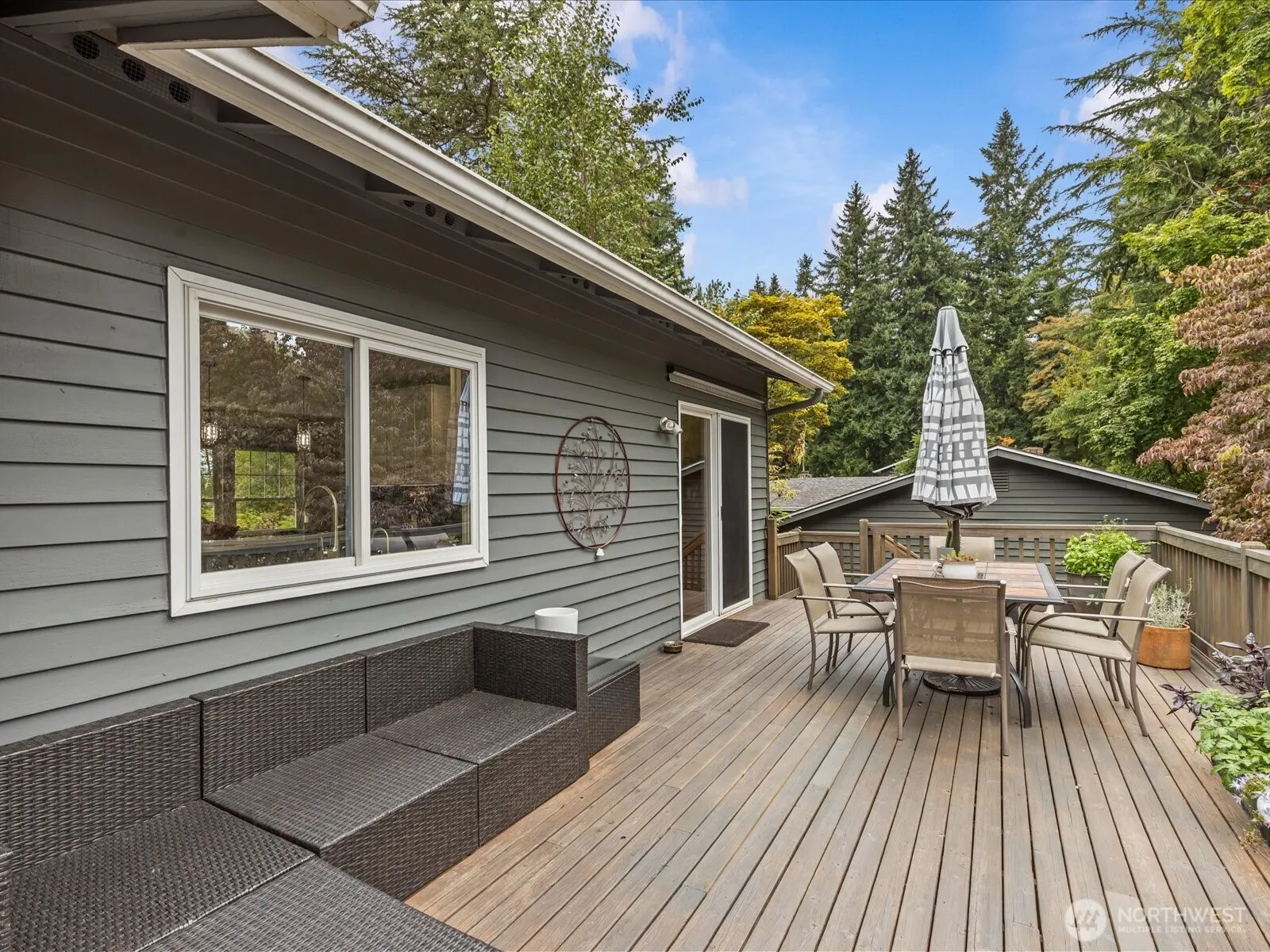 6202 120th Avenue NE, Kirkland, WA 98033-8415