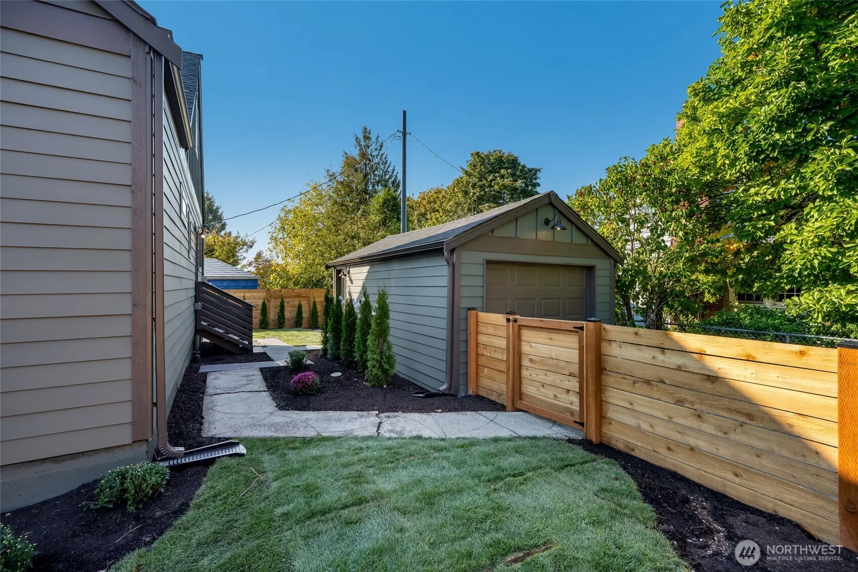 9653 7th Avenue NE, Seattle, WA 98115