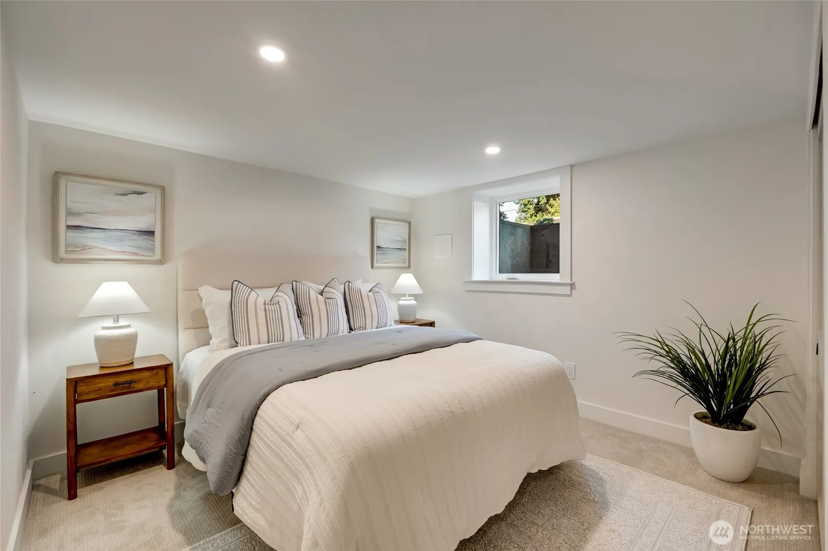 9653 7th Avenue NE, Seattle, WA 98115
