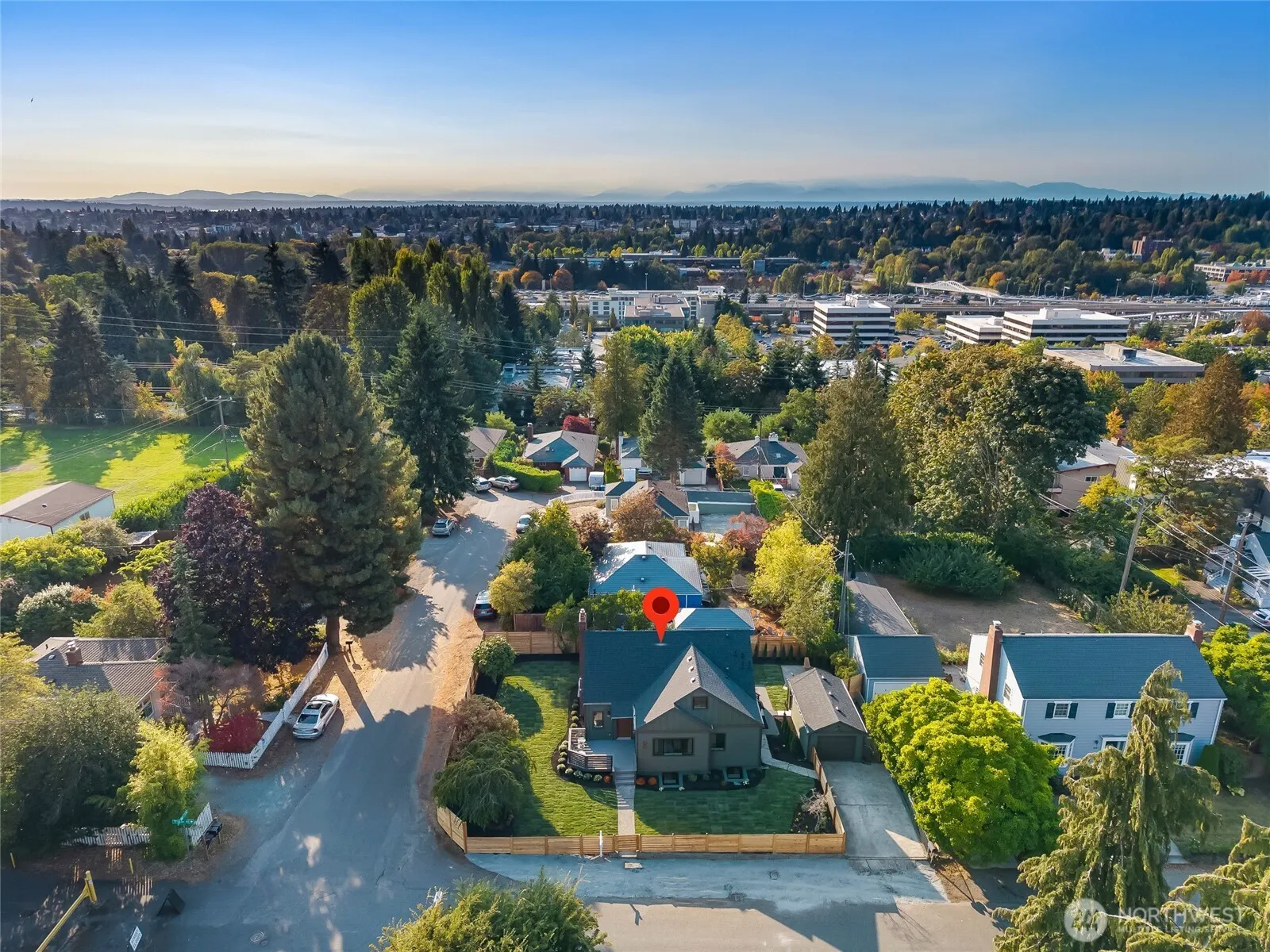 9653 7th Avenue NE, Seattle, WA 98115