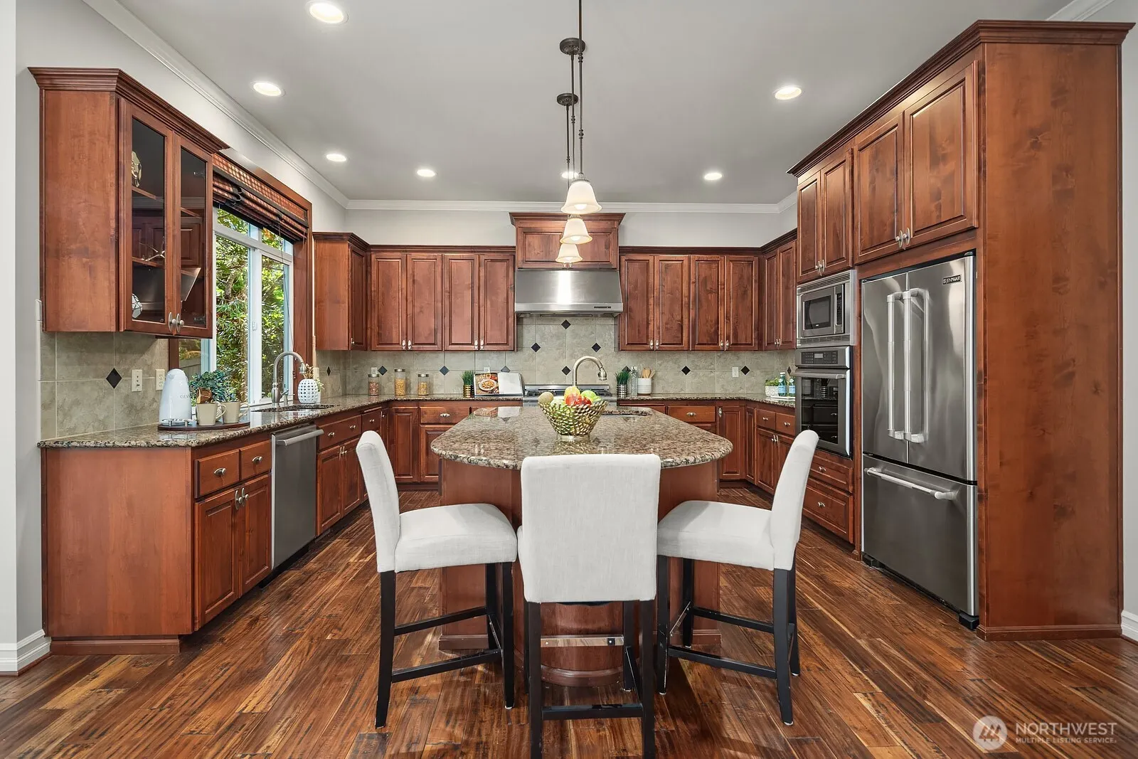 2098 211th Place SE, Sammamish, WA 98075