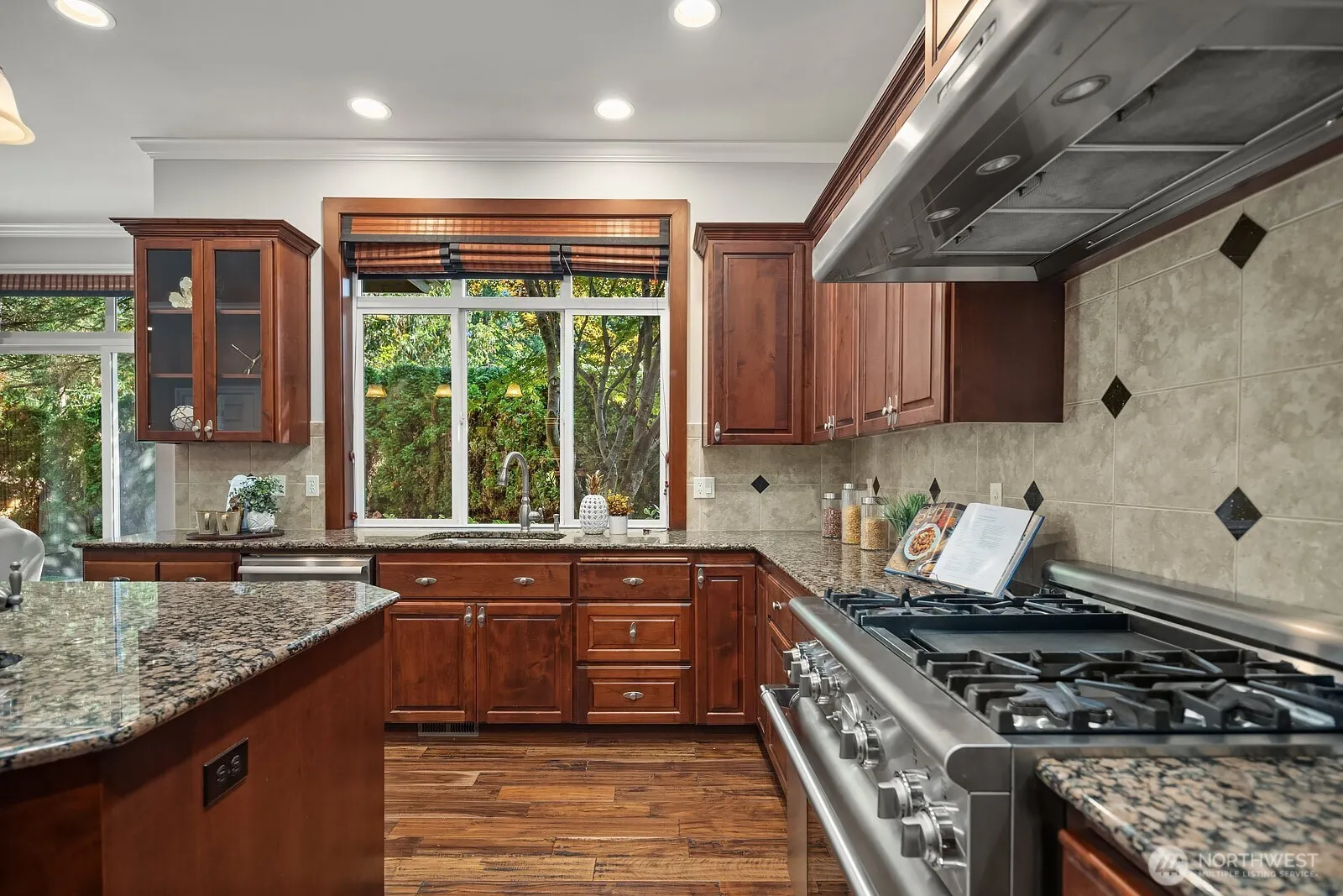 2098 211th Place SE, Sammamish, WA 98075
