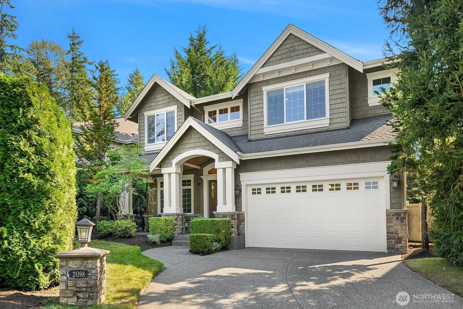 2098 211th Place SE, Sammamish, WA 98075
