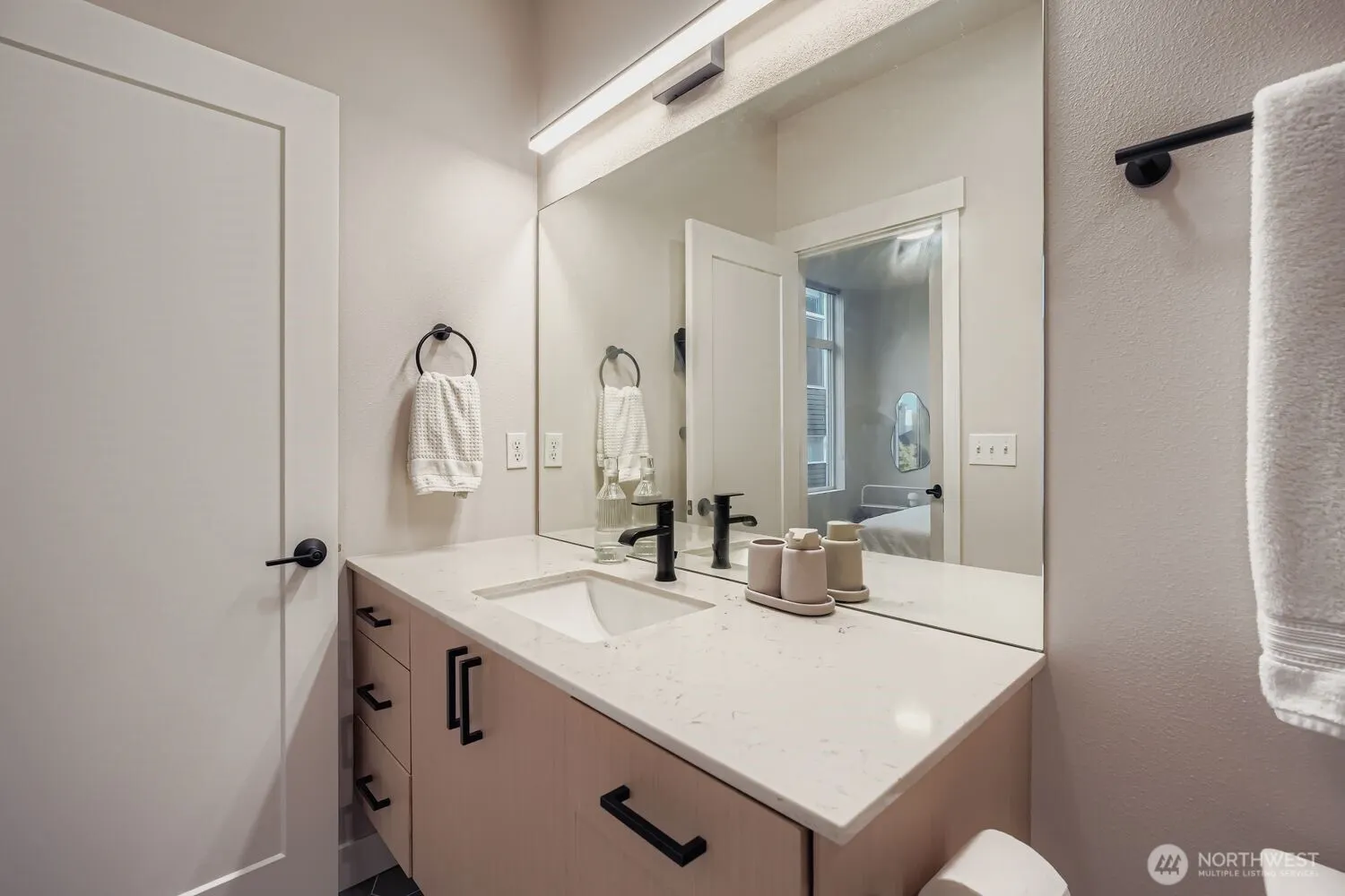 1605 S Washington St #F, Seattle, WA 98144